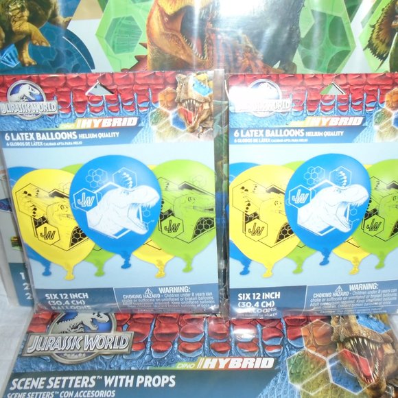 Jurassic World Scene Setters with props Table Decorating Kit 12 Latex Balloons - Picture 2 of 5